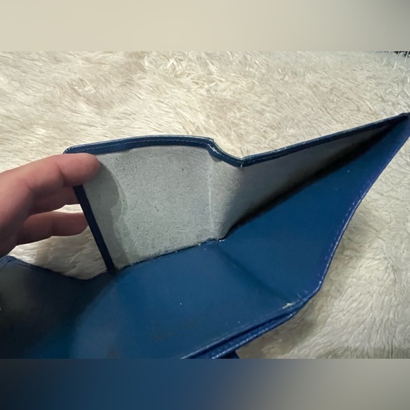 Louis Vuitton Blue Textured Wallet - Picture 11 of 12